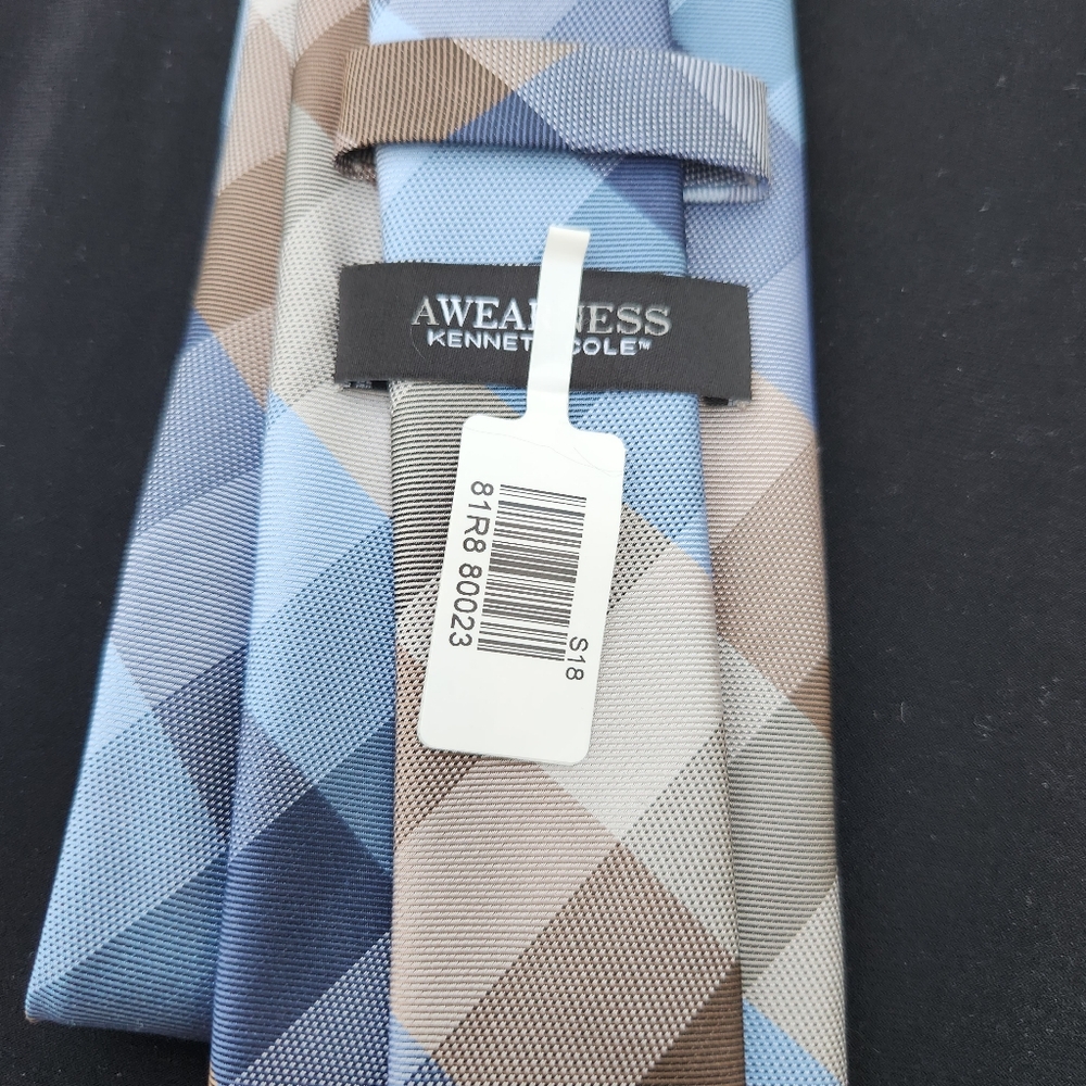 Kenneth Cole Awearness Tie New